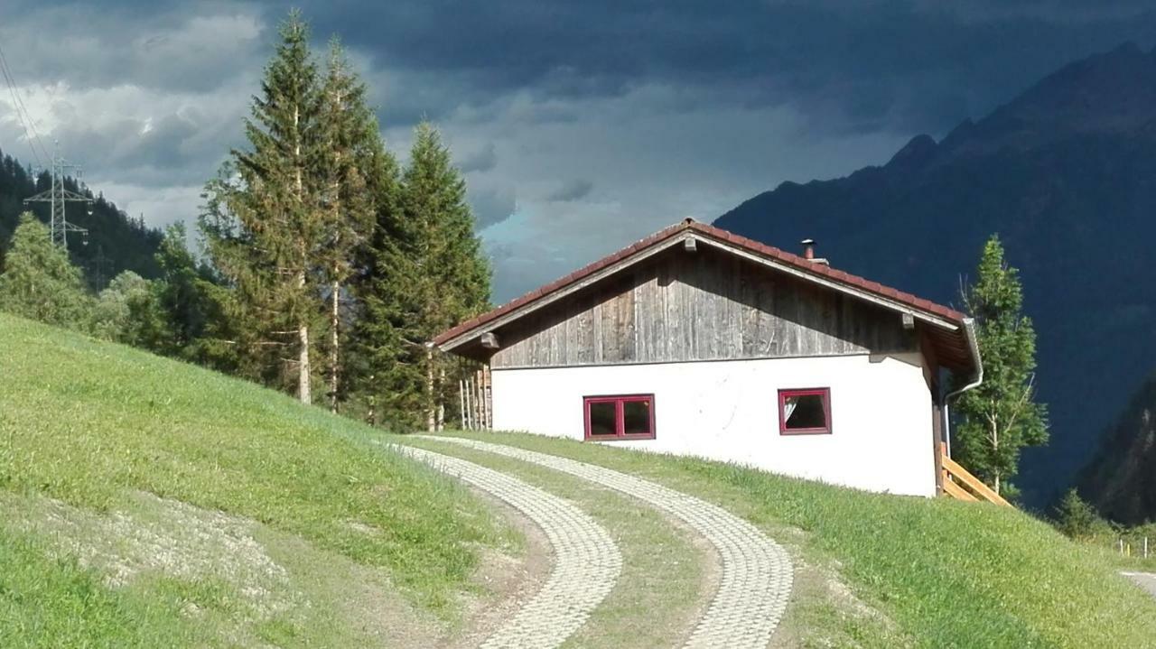 Ferienhaus Am Wallnerhof Flattach Exteriör bild